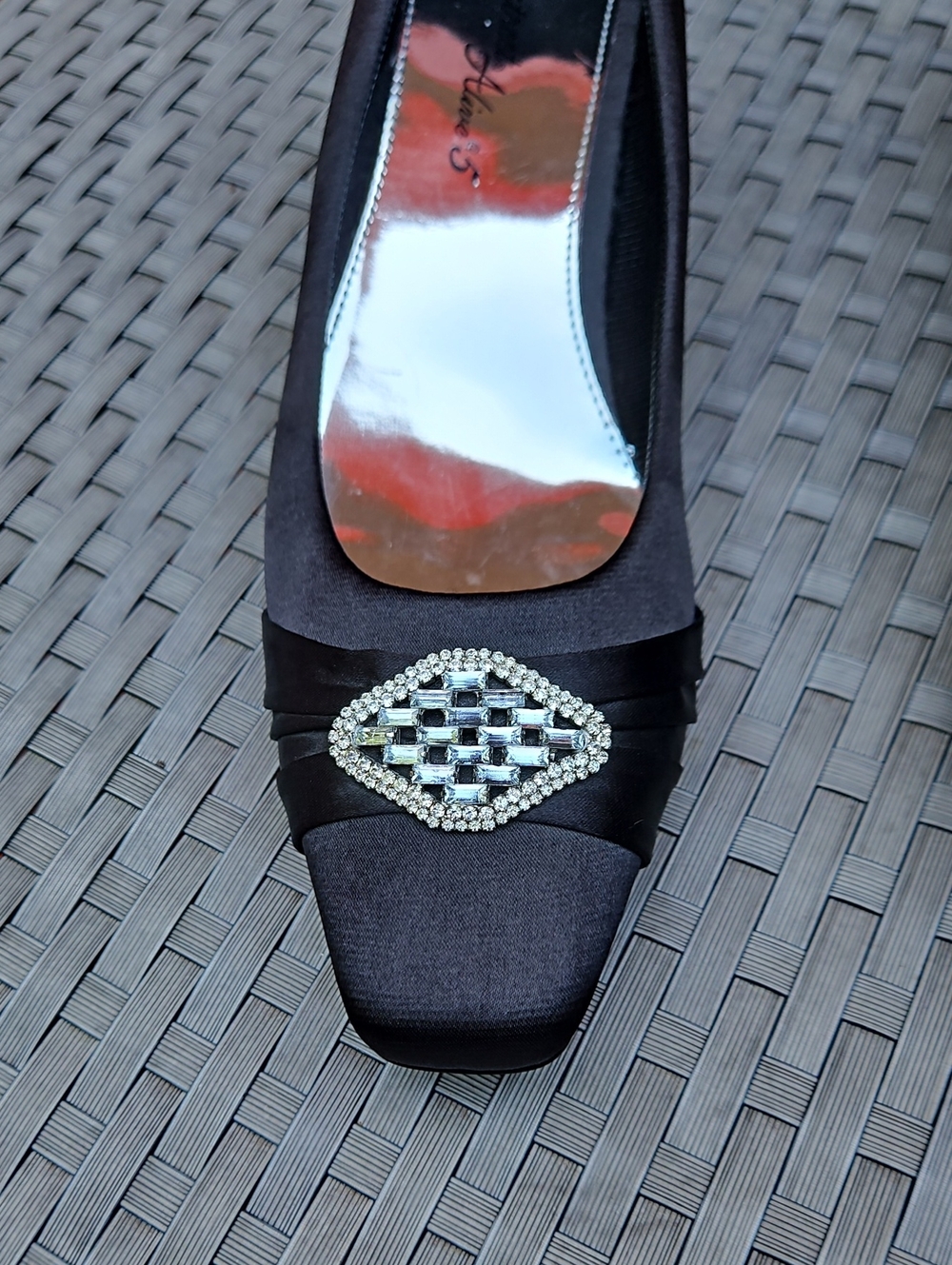 easy street Alive 5 Black Satin Pump with Rhinestone Accent Size 11 M - Picture 5 of 17